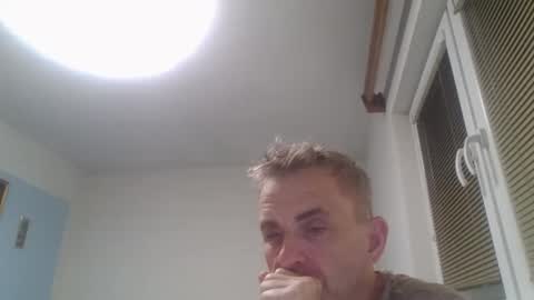 aromannn online show from November 22, 2025, 3:33 pm