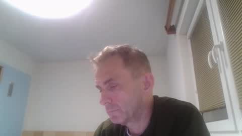 aromannn online show from November 24, 2025, 3:45 pm