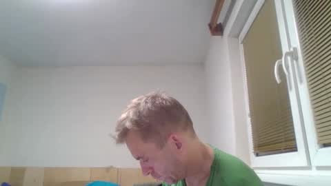 aromannn online show from December 5, 2025, 4:25 pm