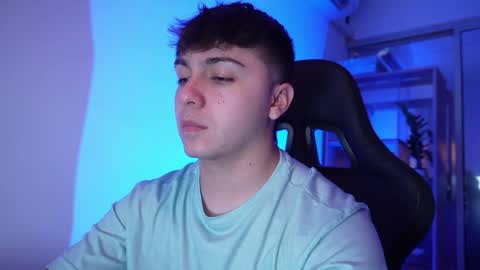 aron__cooper online show from April 8, 2026, 12:21 am