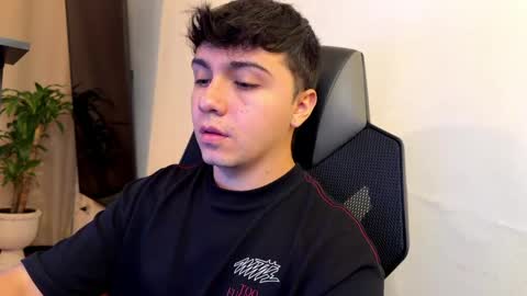 aron__cooper online show from April 25, 2026, 2:03 pm