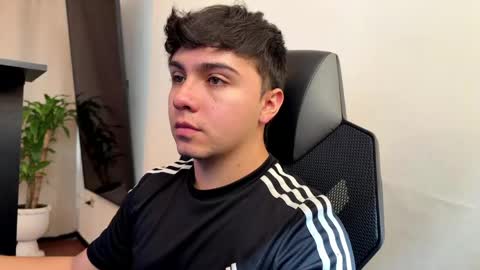 aron__cooper online show from April 26, 2026, 2:26 pm