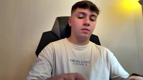 Snapshot of aron__cooper chatting on May 1, 2026, 2:10 pm aron__cooper online show from May 1, 2026, 2:10 pm