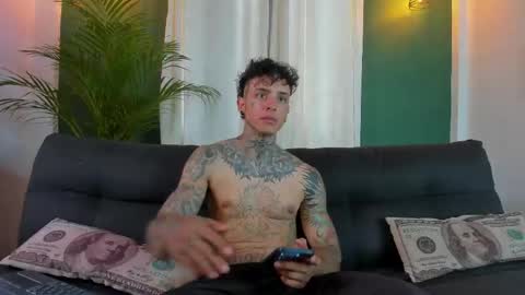 Snapshot of aron_ford chatting on April 29, 2026, 8:15 pm Aron ford online show from April 29, 2026, 8:15 pm