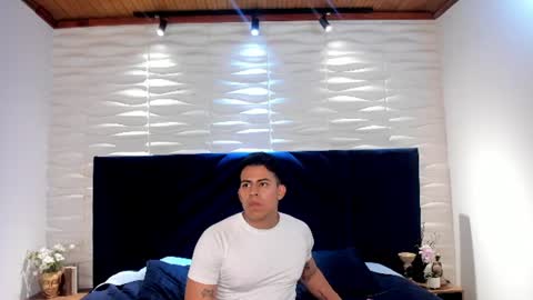 Snapshot of aron_nash chatting on July 15, 2026, 9:09 pm Aron online show from July 15, 2026, 9:09 pm