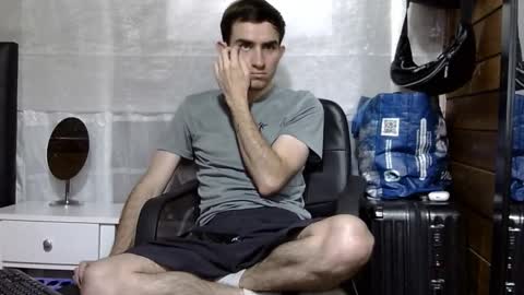 Aron G Franco online show from December 5, 2025, 4:03 pm