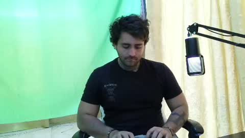 Snapshot of aronmiller404 chatting on July 24, 2026, 2:26 pm aronmiller online show from July 24, 2026, 2:26 pm