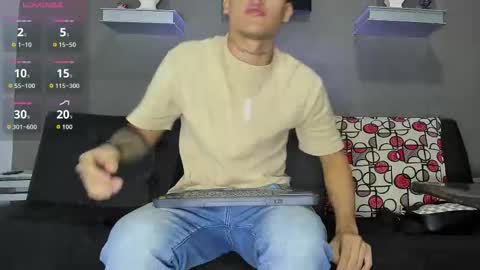 Snapshot of aroon_fit chatting on February 7, 2026, 11:47 am AROON HOT online show from February 7, 2026, 11:47 am