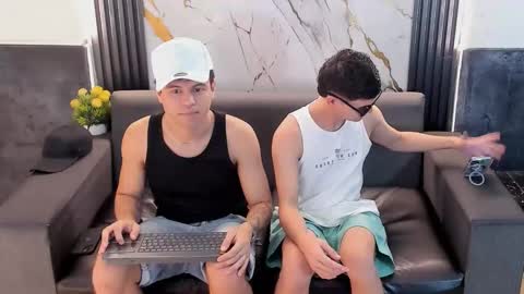 Aroon   online show from April 13, 2026, 3:56 am