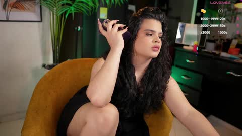 Chloe  online show from December 11, 2024, 11:00 pm