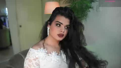 Chloe  online show from October 7, 2025, 5:43 pm