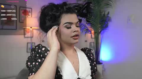 Chloe  online show from October 31, 2025, 10:11 pm