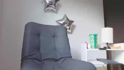   online show from September 25, 2025, 12:53 pm