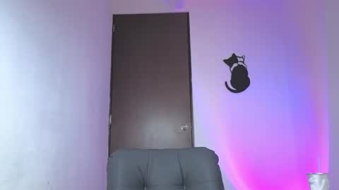   online show from October 24, 2025, 2:30 am