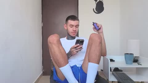   online show from November 28, 2025, 12:52 pm