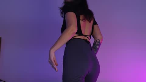 Maya online show from November 23, 2025, 11:54 am