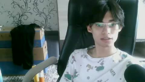 Snapshot of artemgu chatting on July 5, 2026, 9:16 am artemgu online show from July 5, 2026, 9:16 am