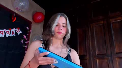 artemisablake online show from February 18, 2025, 3:54 pm