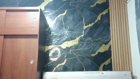 arthur1718 online show from April 6, 2026, 1:47 am