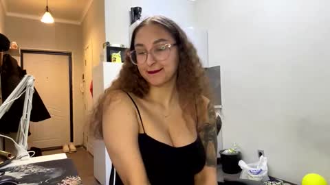 Mia  online show from February 17, 2026, 3:29 pm