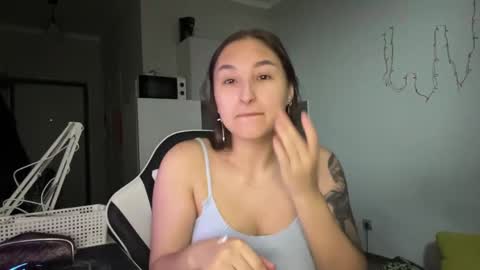 Mia  online show from February 28, 2026, 3:24 pm