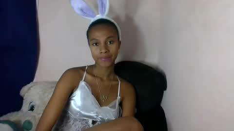 Snapshot of artsloveyou chatting on July 17, 2026, 3:57 am artsloveyou online show from July 17, 2026, 3:57 am