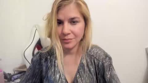 Snapshot of artsyandcraftsy_ chatting on October 14, 2025, 8:42 pm MIA online show from October 14, 2025, 8:42 pm