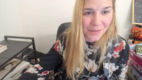 MIA online show from April 10, 2026, 9:52 pm