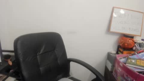 MIA online show from April 13, 2026, 8:25 pm