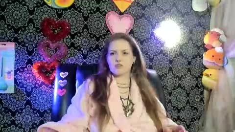 ArtsyHeartsyy online show from March 11, 2025, 11:15 pm