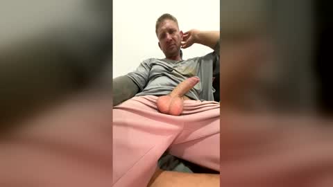 Snapshot of arunboy81 chatting on February 12, 2026, 9:37 am Lucash413 online show from February 12, 2026, 9:37 am