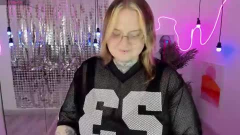 Arya online show from November 12, 2025, 2:28 pm