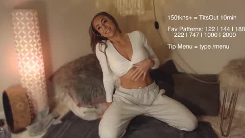 Aryiiana Aryiia online show from March 8, 2026, 3:27 pm