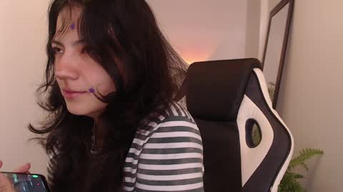Snapshot of asaray_t chatting on April 12, 2026, 2:22 pm Saray online show from April 12, 2026, 2:22 pm