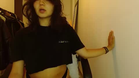 Snapshot of asaray_t chatting on July 9, 2026, 11:42 pm Saray online show from July 9, 2026, 11:42 pm