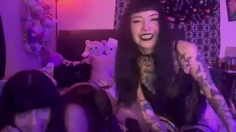 ascendingaura222 online show from February 27, 2026, 6:57 am