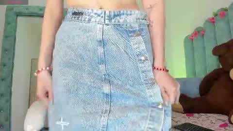 Snapshot of ash_20_ chatting on June 24, 2026, 7:35 pm A S H online show from June 24, 2026, 7:35 pm