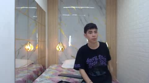 Snapshot of ash_kai chatting on June 22, 2026, 8:39 pm ash_kai online show from June 22, 2026, 8:39 pm