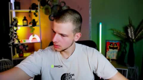 ash_raven_ online show from September 21, 2025, 12:18 pm