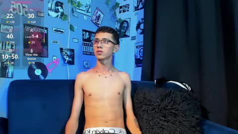 Snapshot of asher_lux chatting on May 9, 2026, 7:52 pm Asher online show from May 9, 2026, 7:52 pm
