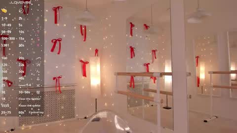 Ash online show from December 14, 2025, 12:21 pm