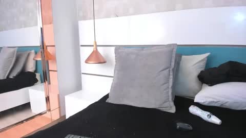 Ashkoreh online show from February 21, 2026, 8:10 pm