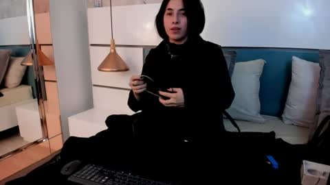 Ashkoreh online show from July 15, 2026, 7:41 pm