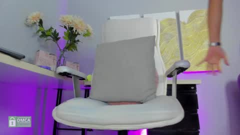 Snapshot of ashleey_thompsonn chatting on December 15, 2024, 10:28 am Ashley online show from December 15, 2024, 10:28 am