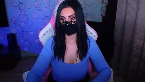   Yasmina   online show from November 4, 2025, 5:28 am