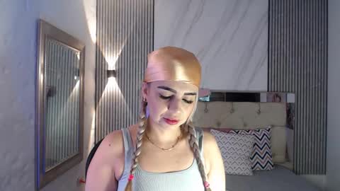 ashley__tylor online show from February 4, 2026, 2:17 am