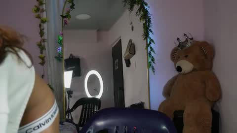 Snapshot of ashley_winhouse chatting on April 26, 2026, 7:33 pm ashley_winhouse online show from April 26, 2026, 7:33 pm