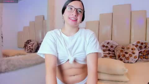 Snapshot of ashley_winterss chatting on June 25, 2026, 1:37 pm ASHLEY online show from June 25, 2026, 1:37 pm