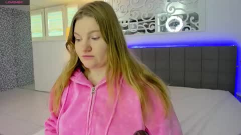 AshleyJonse online show from January 18, 2026, 6:39 am