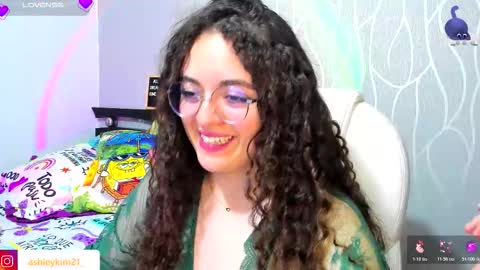 Snapshot of ashleykiim_ chatting on October 24, 2025, 12:41 am .. Ashley .. online show from October 24, 2025, 12:41 am